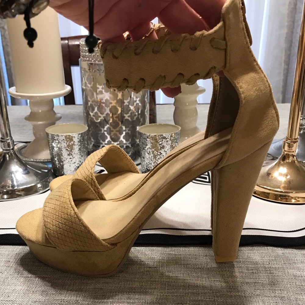NEW CAMEL SUEDE HEELS. BRAIDED ANKLE STRAPS